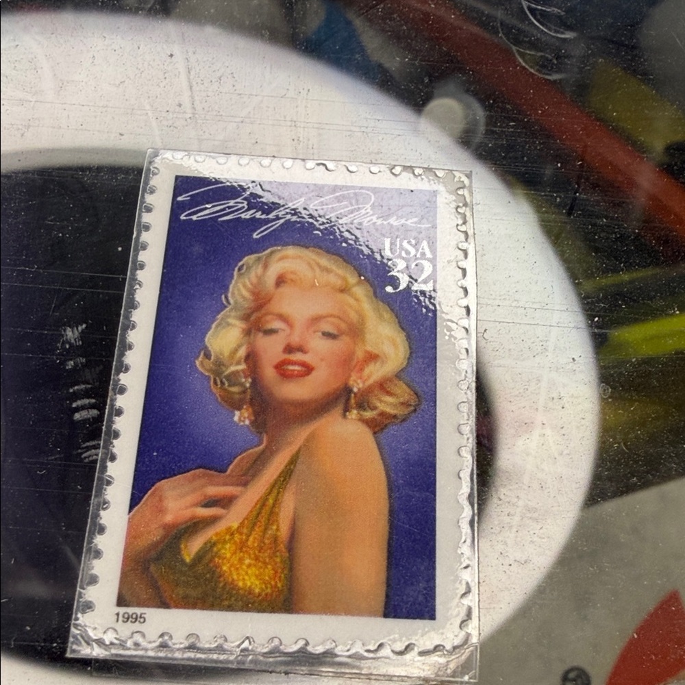 Marilyn Monroe 1995 Stamp Replica Magnet - Blue & Gold